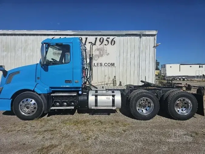 2013 VOLVO VNL64T300