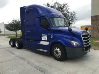2019 FREIGHTLINER T12664ST
