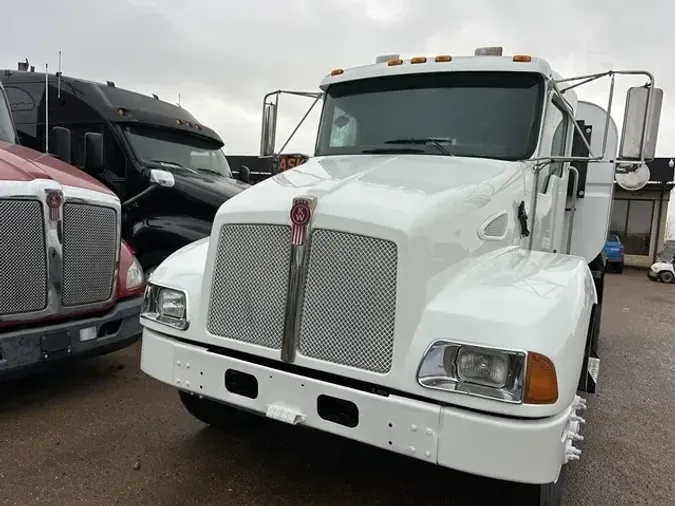 2008 KENWORTH T300