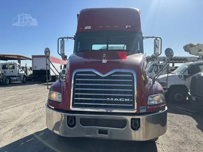 2013 MACK PINNACLE CXU612