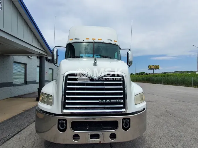 2016 MACK CXU613