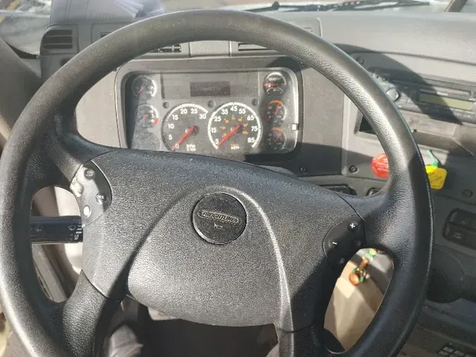 2016 Freightliner X12564ST