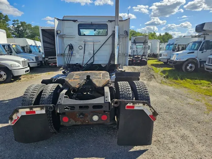 2019 VOLVO VNL42T 300