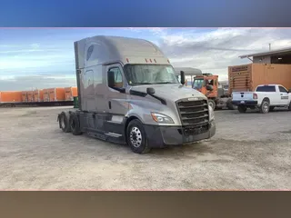 2020 Freightliner Cascadia 126