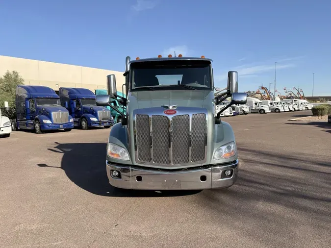 2021 Peterbilt 579dca4c86d8c81a1571802ae7594adec01