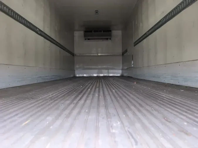2020 FREIGHTLINER/MERCEDES M2 106