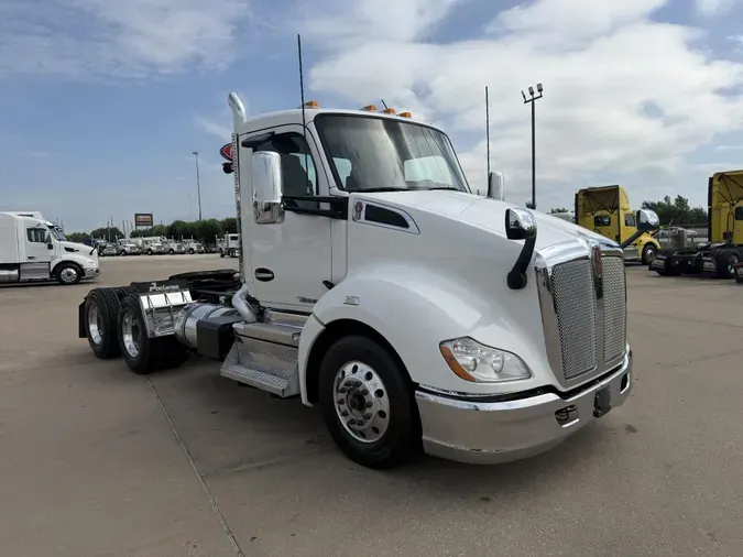 2021 Kenworth T680dca78c61606c3fb0d6fc36784372c414