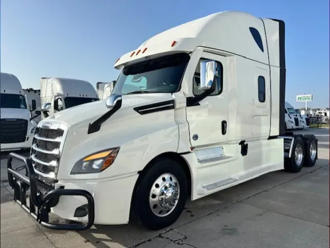 2023 Freightliner Cascadia 126
