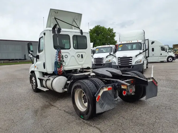 2020 FREIGHTLINER/MERCEDES CASCADIA 125dcaabec8f2aca29a1ca256f45e88e470