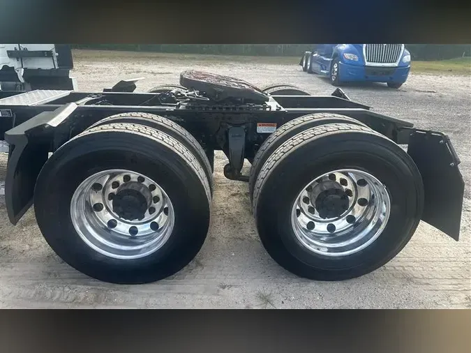 2021 FREIGHTLINER CA126