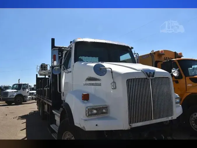 2011 WESTERN STAR 4900