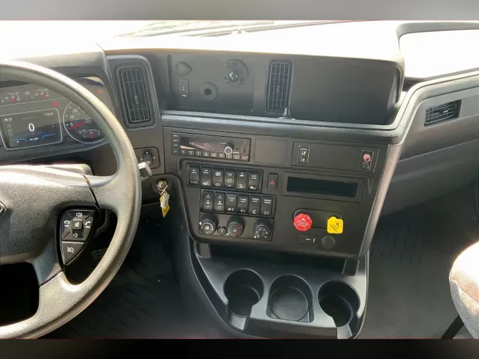 2022 INT LT625 6x4