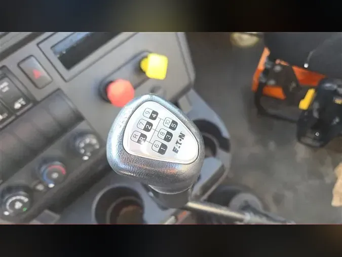 2018 INTERNATIONAL RH613