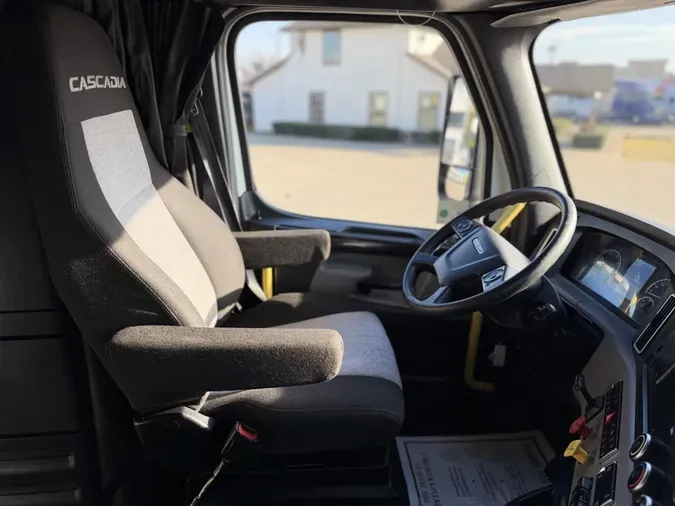 2021 Freightliner Cascadiadcbeceed727548e62fa62078187e5f32
