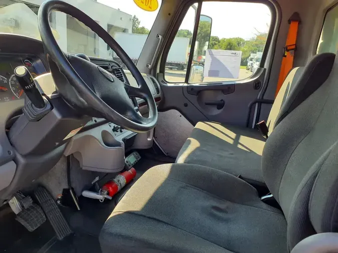 2020 FREIGHTLINER M2 106