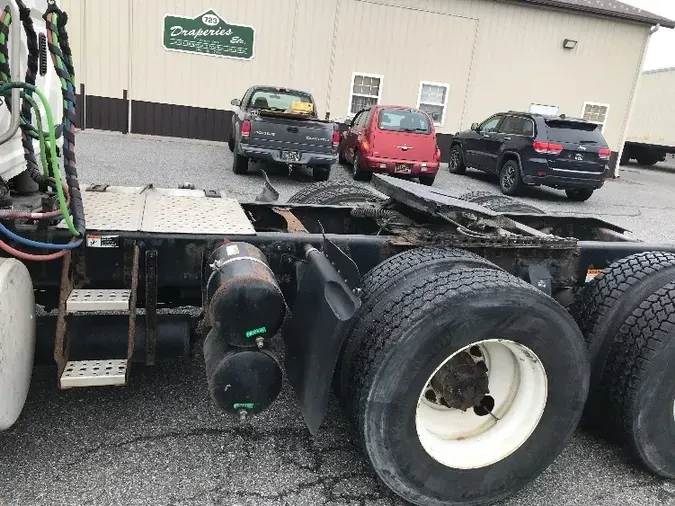 2015 FREIGHTLINER X12564ST