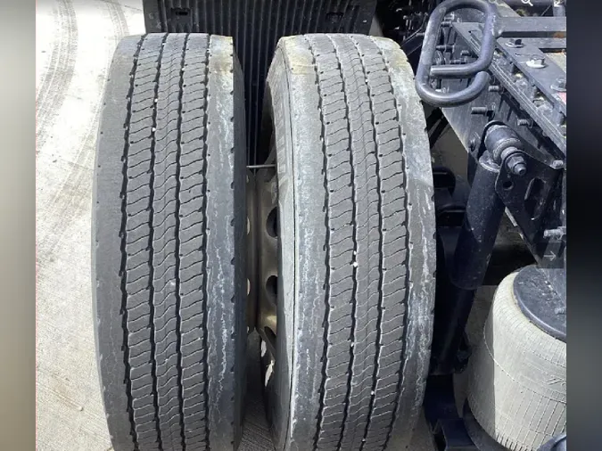 2025 VOLVO VNL64T860dcc5208765f3d61944f287cb45d53a3e