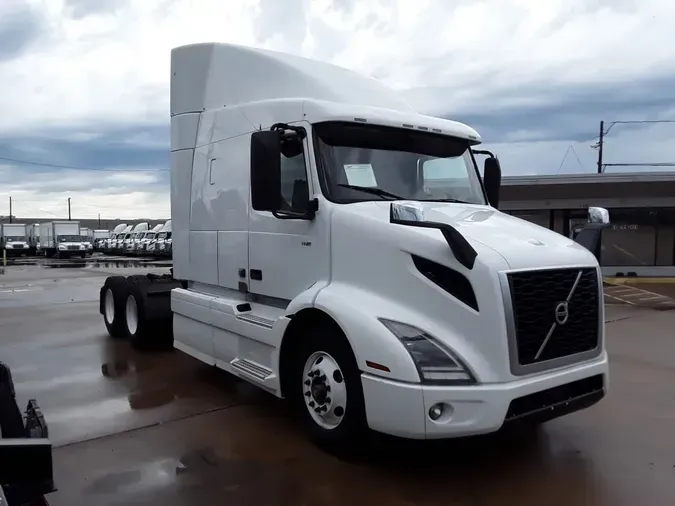 2020 VOLVO VNR64T-640