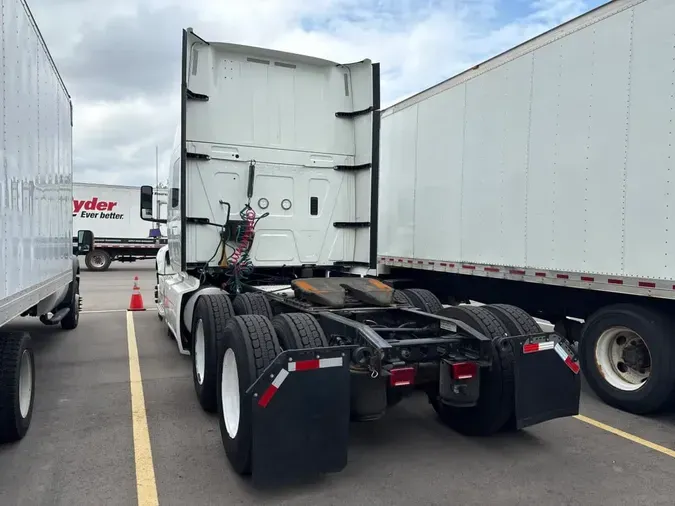 2019 NAVISTAR INTERNATIONAL LT625 SLPR CAB