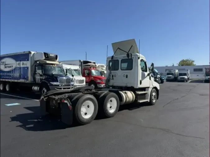 2018 FREIGHTLINER/MERCEDES NEW CASCADIA PX12664dccedbe2073c3f0a83e52aeeb72426d1