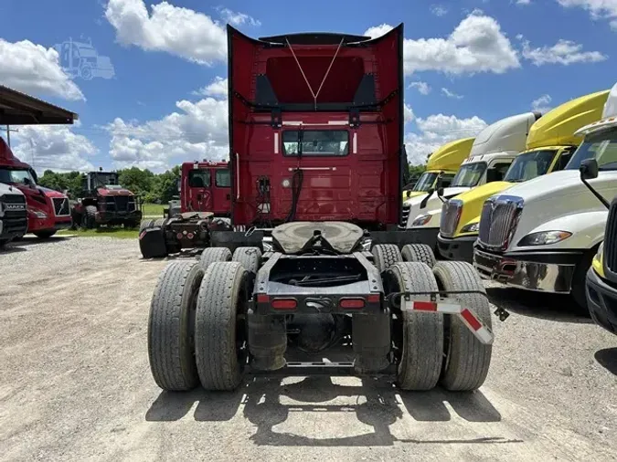 2019 VOLVO VNR64T300