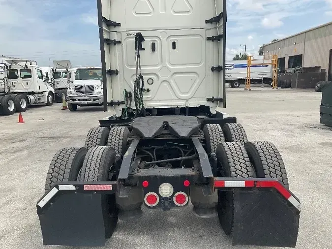 2018 Freightliner T12664ST