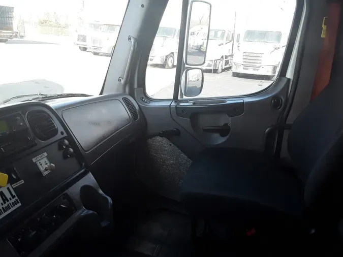 2017 FREIGHTLINER/MERCEDES M2 106