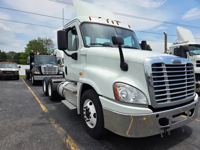 2020 FREIGHTLINER CASCADIA 125