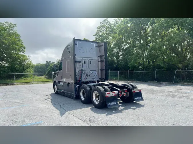 2023 Freightliner Cascadia