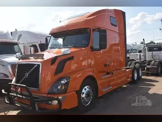 2016 VOLVO VNL64T670
