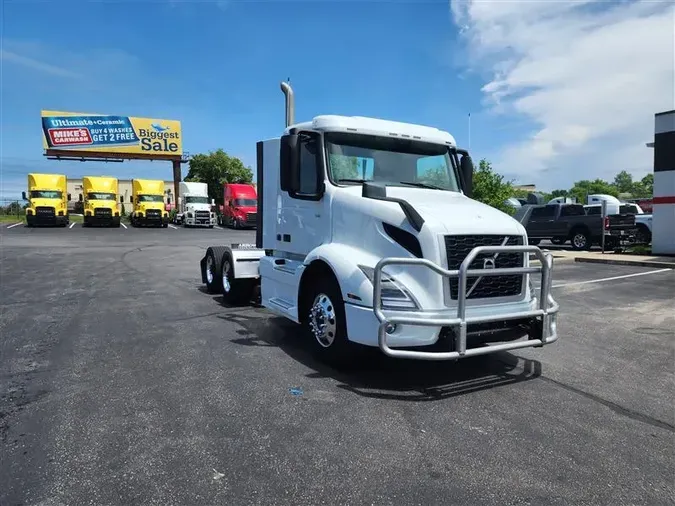 2023 VOLVO VNR64T300dce50bcd261084249d61e88d7a020116
