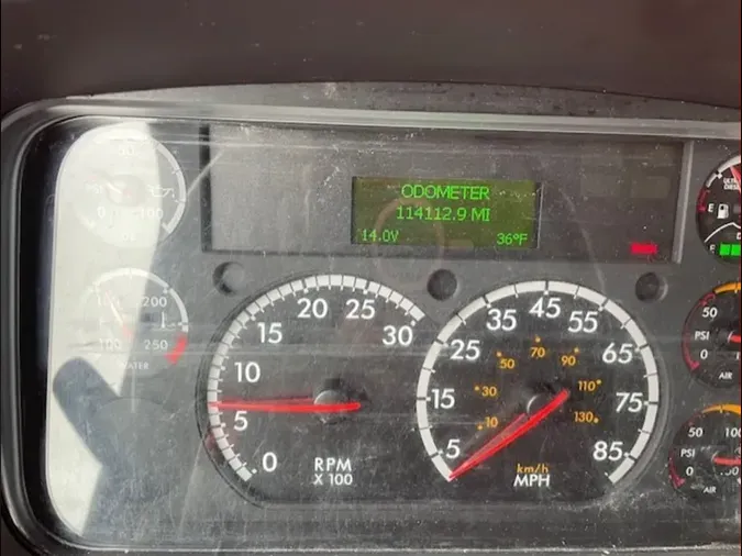 2017 FREIGHTLINER/MERCEDES M2 106