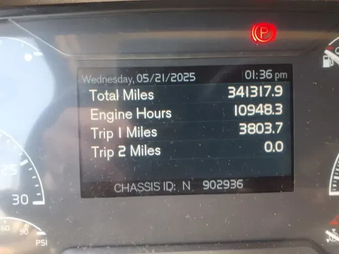2018 VOLVO VNL42T 300