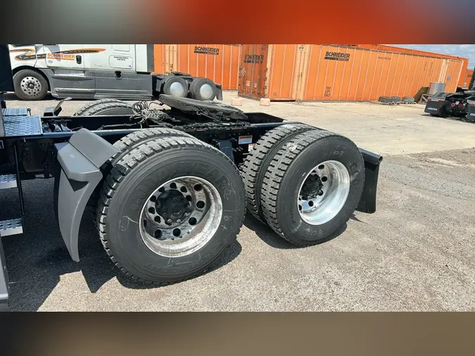 2022 Freightliner Cascadia 126