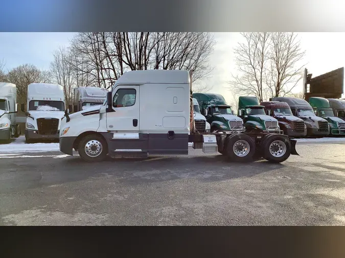 2020 Freightliner Cascadia 126dce9b6907face1d399ce91c3c3e79ecf