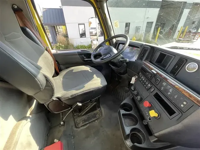 2020 INTERNATIONAL RH613