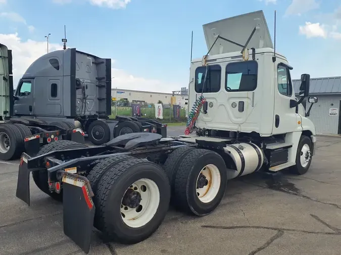 2017 FREIGHTLINER/MERCEDES CASCADIA 125dcf00b088f6eafc41d1ef8950f48a7d9