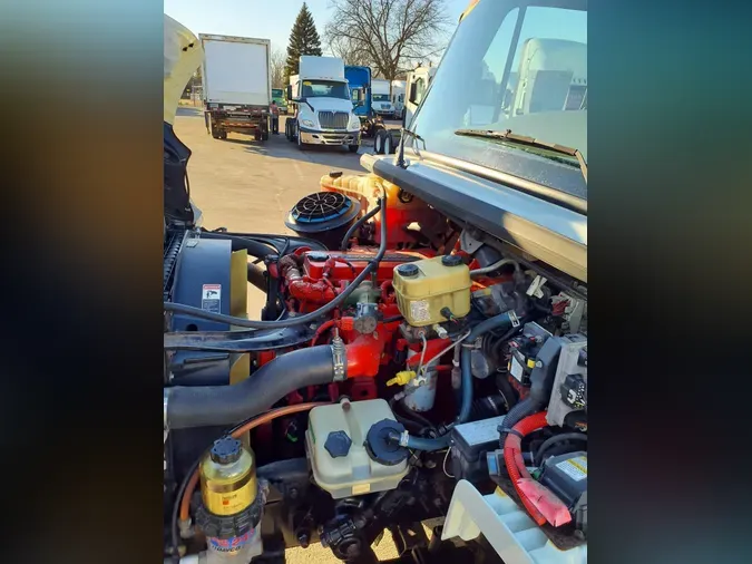 2012 FREIGHTLINER/MERCEDES M2 106