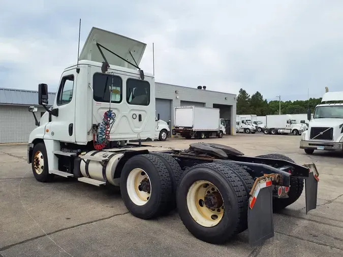 2020 FREIGHTLINER/MERCEDES CASCADIA 125dcf79638bcb0e5a8c35192b7eaa311b5