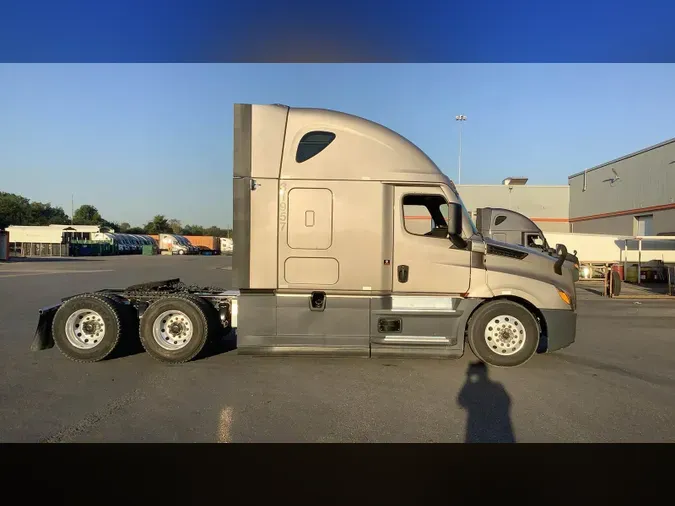 2024 Freightliner Cascadia 126dcf87a3ac2a91958e86ca90bf1be8c49