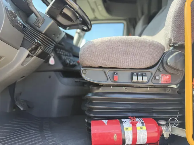 2023 International LT625