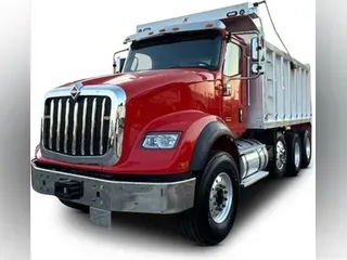 2020 International HX620