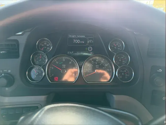 2022 Peterbilt 579