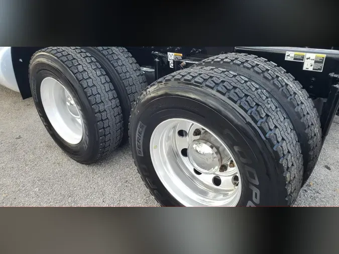 2022 Peterbilt 579dcfb4419525c5d3d5b869ba27195fda8