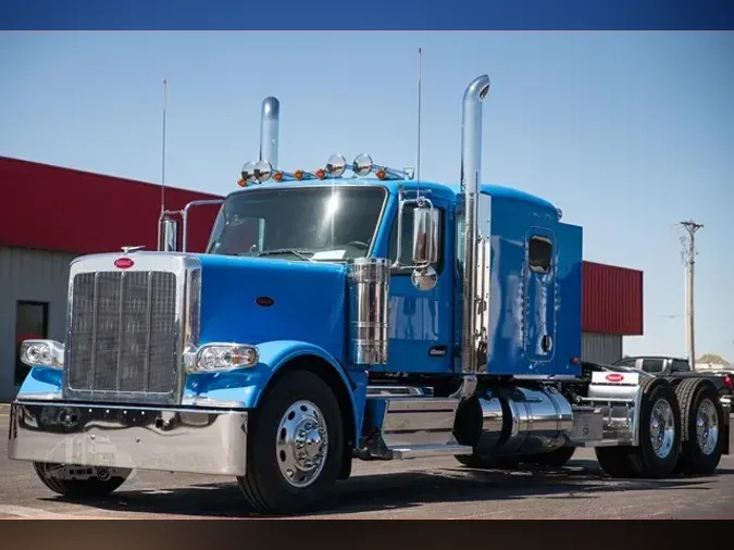 2025 PETERBILT 589