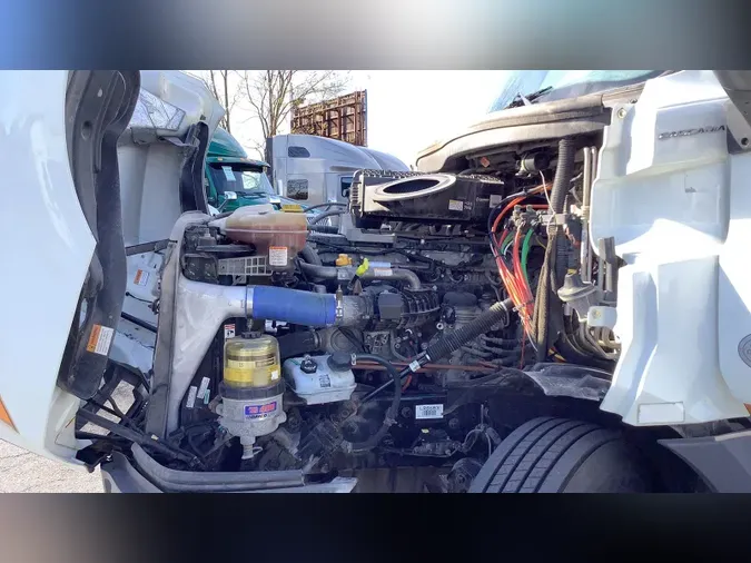 2020 Freightliner Cascadia 126