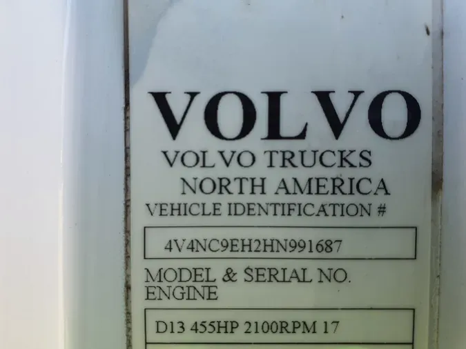 2017 VOLVO VNL64TRACTOR