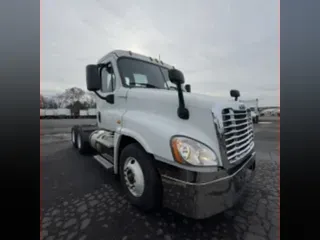 2018 FREIGHTLINER/MERCEDES CASCADIA 125