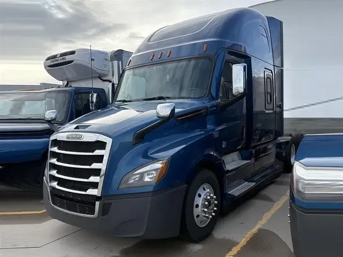 2021 FREIGHTLINER CA126