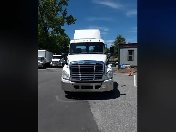 2017 FREIGHTLINER/MERCEDES CASCADIA 125